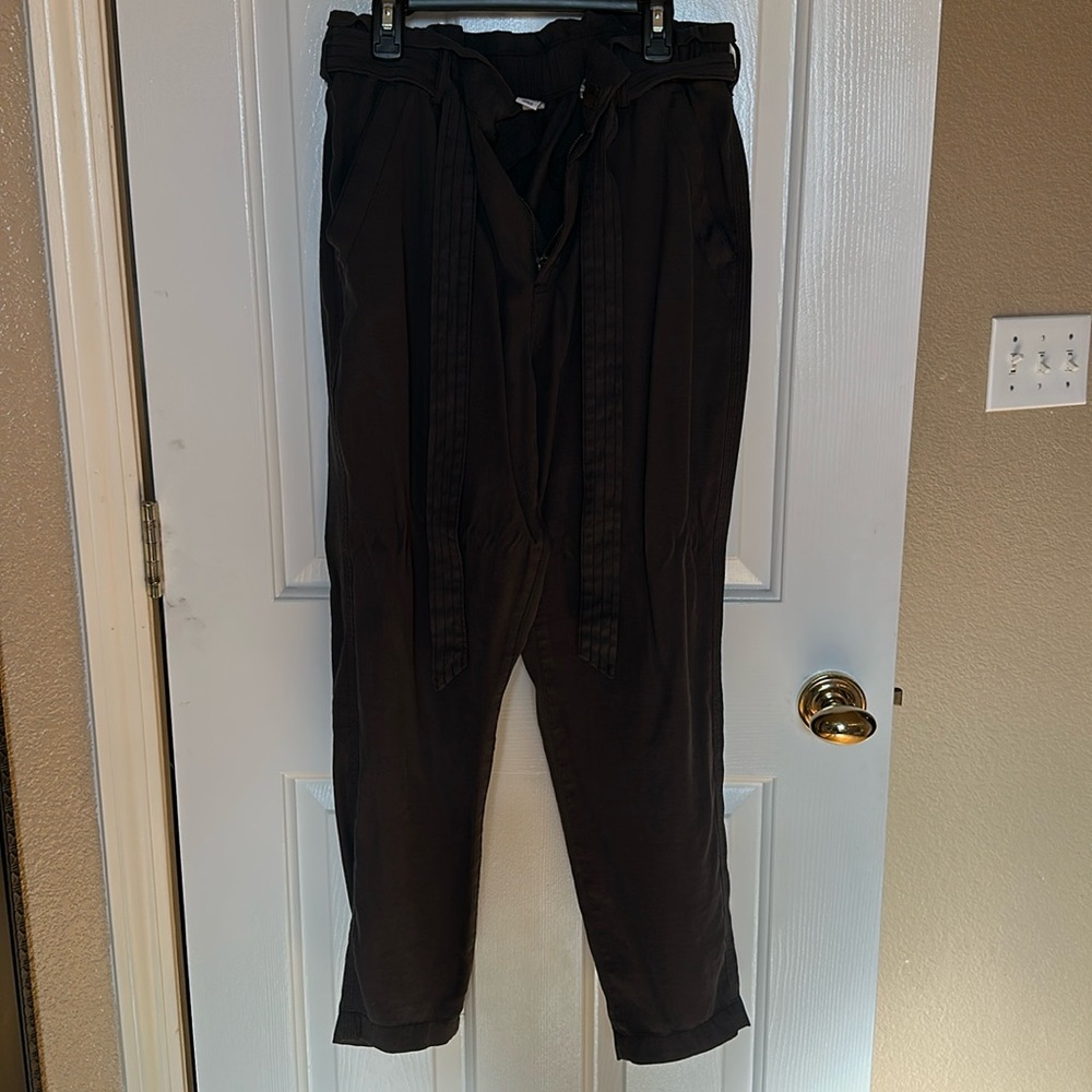 Gray Old Navy soft comfy dress pants with bow belt